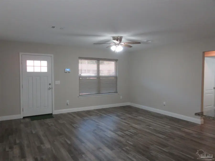 6816 Fast Gun Ln, Milton, FL 32570 - Image #2