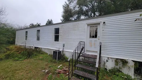 823 Booker Ave, Cantonment, FL 32533