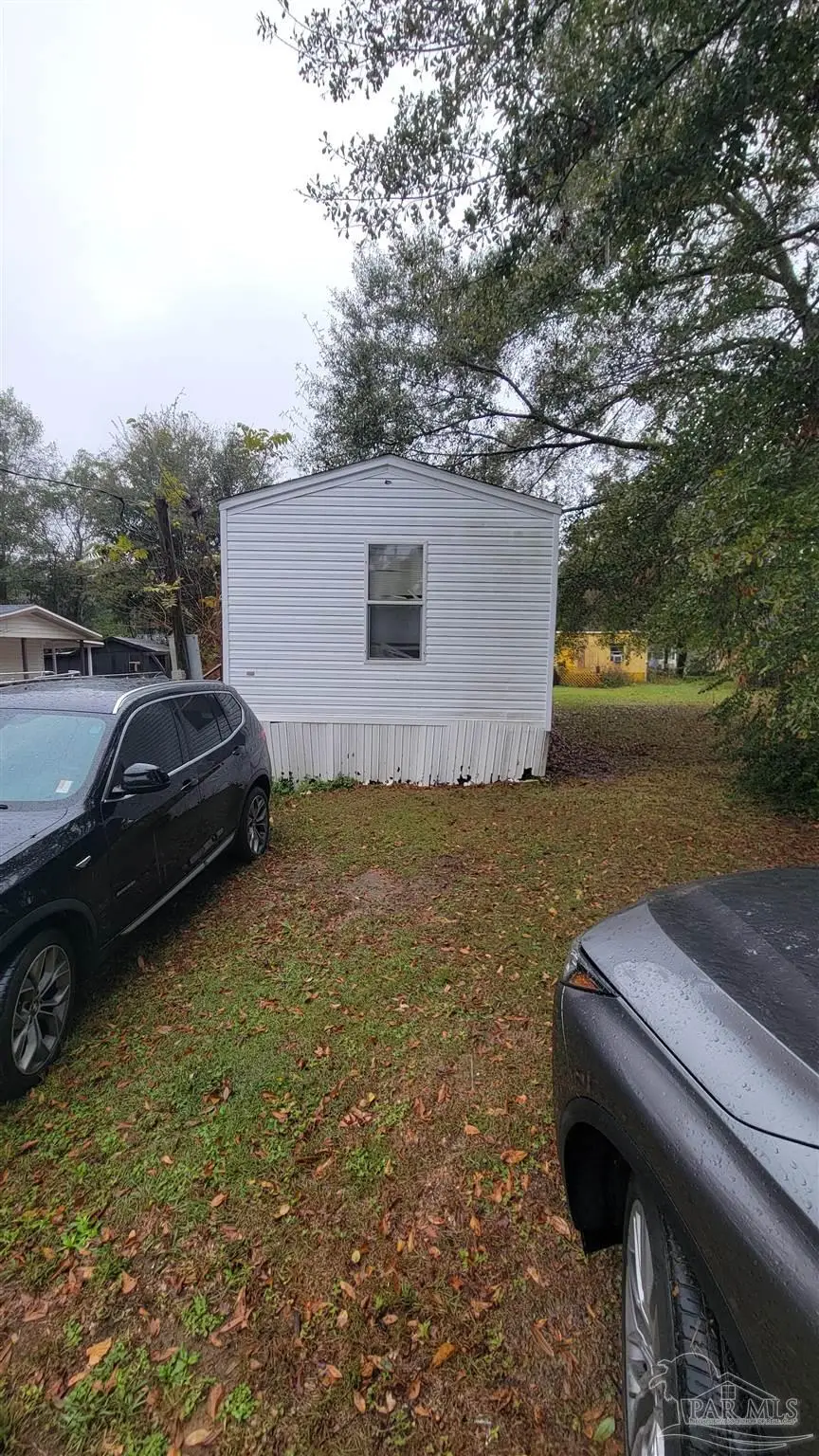 823 Booker Ave, Cantonment, FL 32533 - Image #2