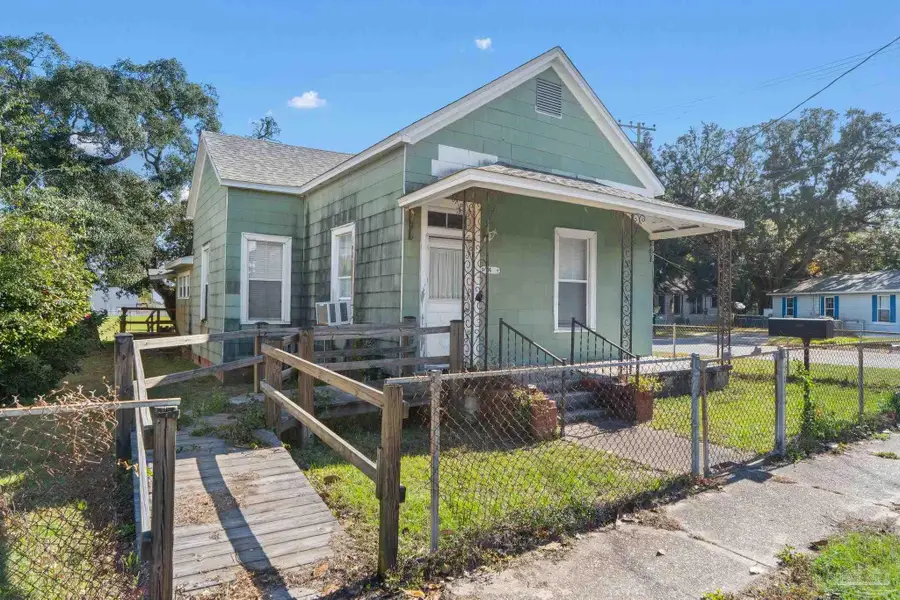 796 S E St, Pensacola, FL 32502 - Image #2