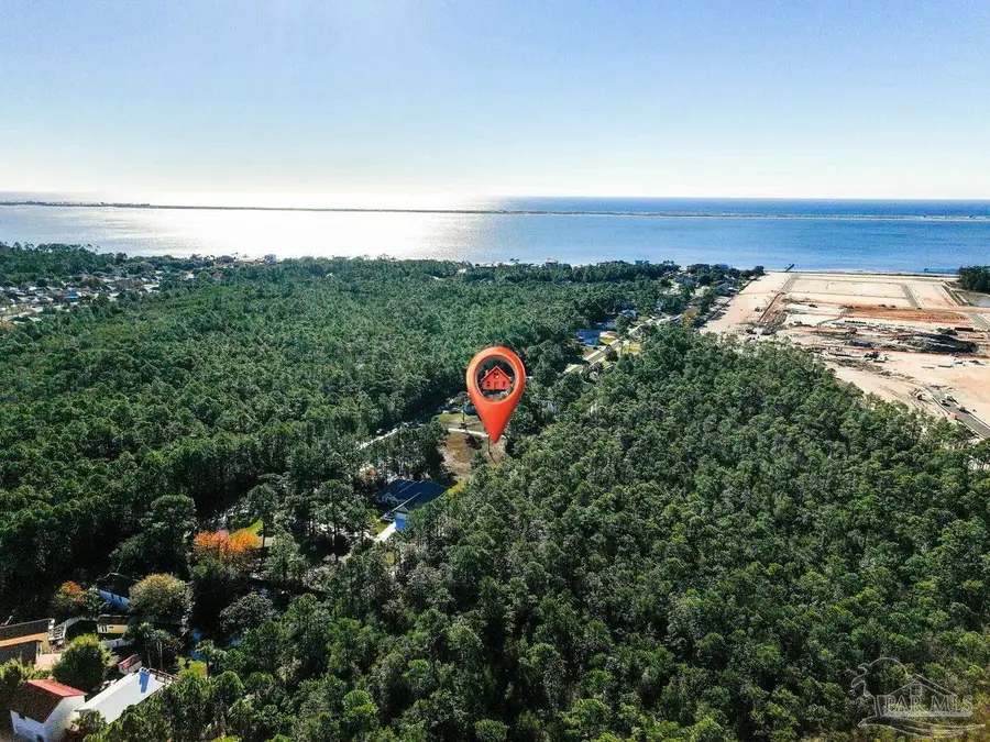 1810 W Smugglers Cove Dr, Gulf Breeze, FL 32563 - #2