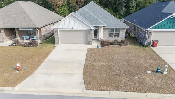 3879 Shady Grove Dr, Pace, FL 32571