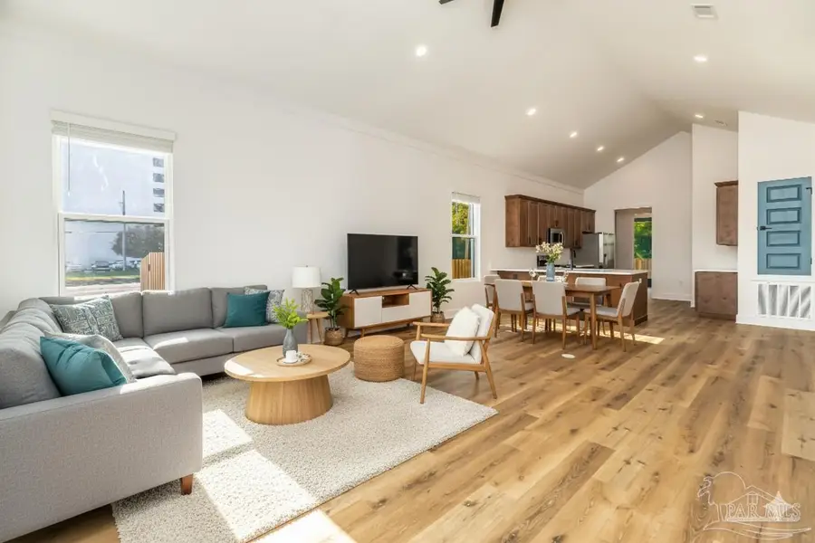 113 N Spring St, Pensacola, FL 32502 - Image #2