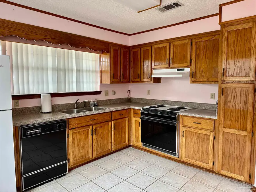 7412 St James Pl, Pensacola, FL 32506 - Image #3