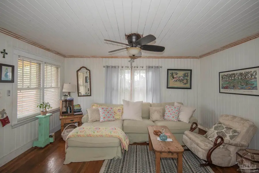 3105 E Lakeview Ave, Pensacola, FL 32503 - Image #3