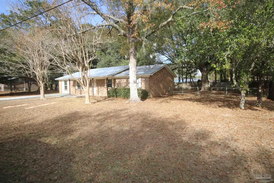 6577 Kennington Cir, Milton, FL 32570 - Image #2