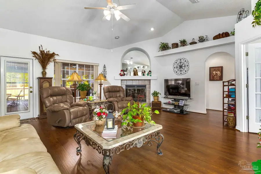 1040 Bonita Dr, Pensacola, FL 32507 - Image #2