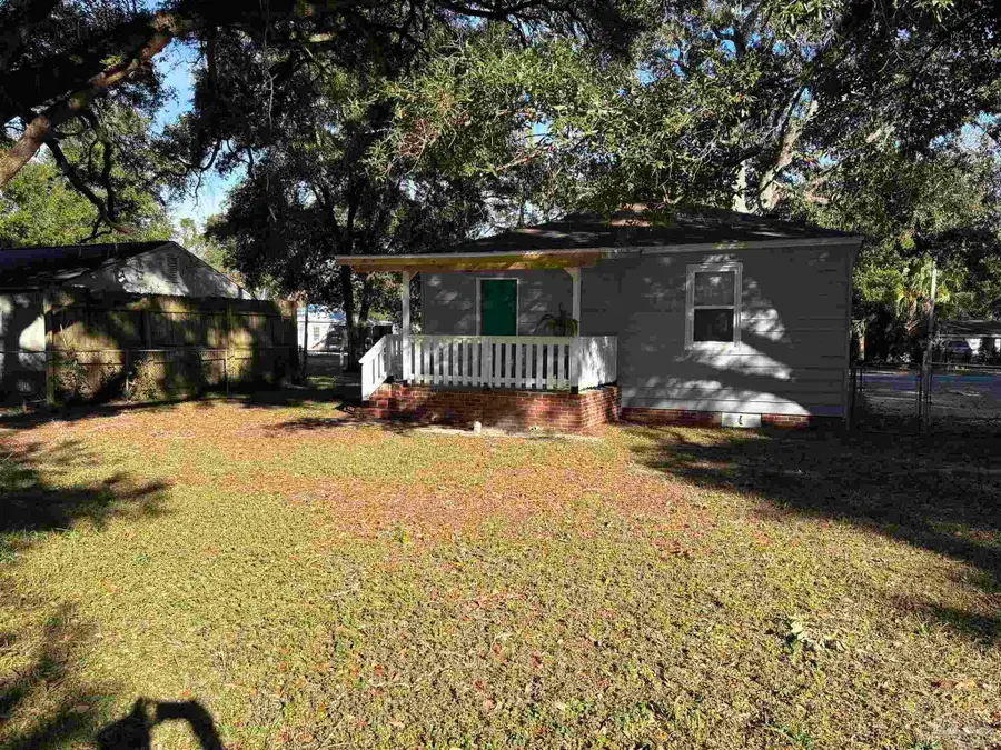 51 W Carver Dr, Pensacola, FL 32507 - Image #2