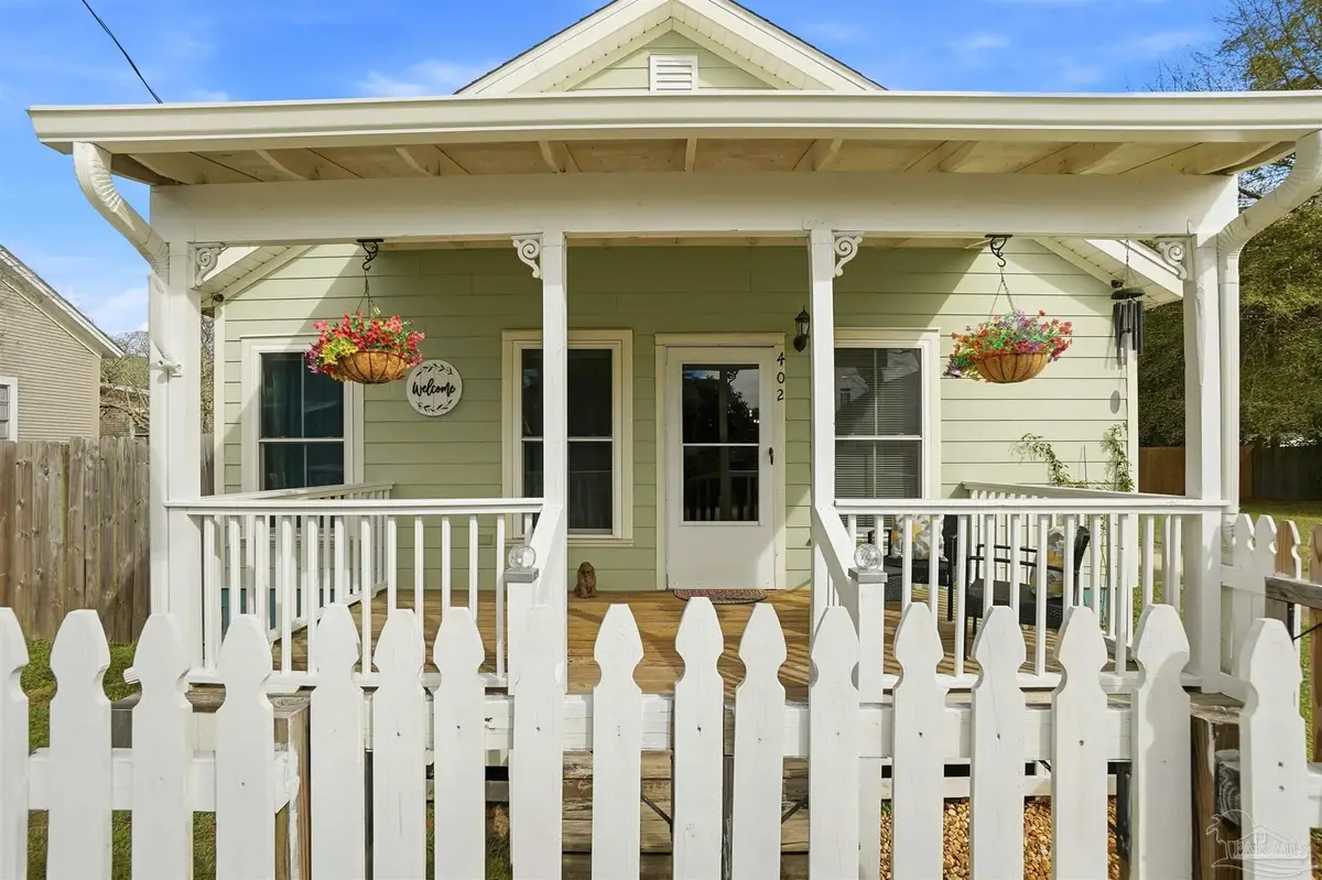 402 Front St, Century, FL 32535 - Image #1