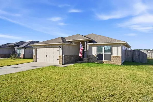 5684 Peach Dr, Pace, FL 32571