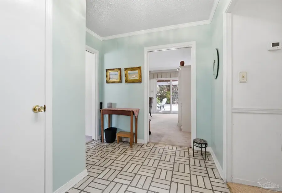 204 Silverthorn Rd, Gulf Breeze, FL 32561 - Image #3