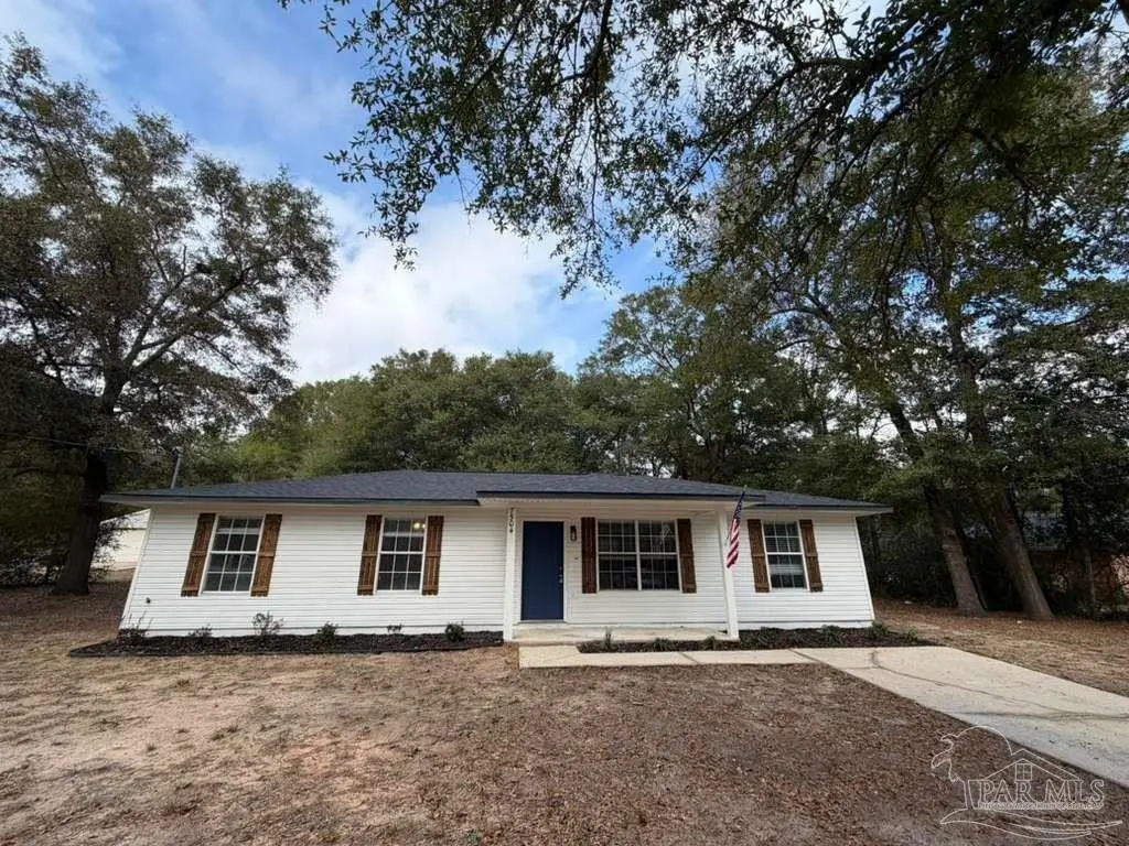 7504 Bowers Dr, Milton, FL 32570 - Image #1