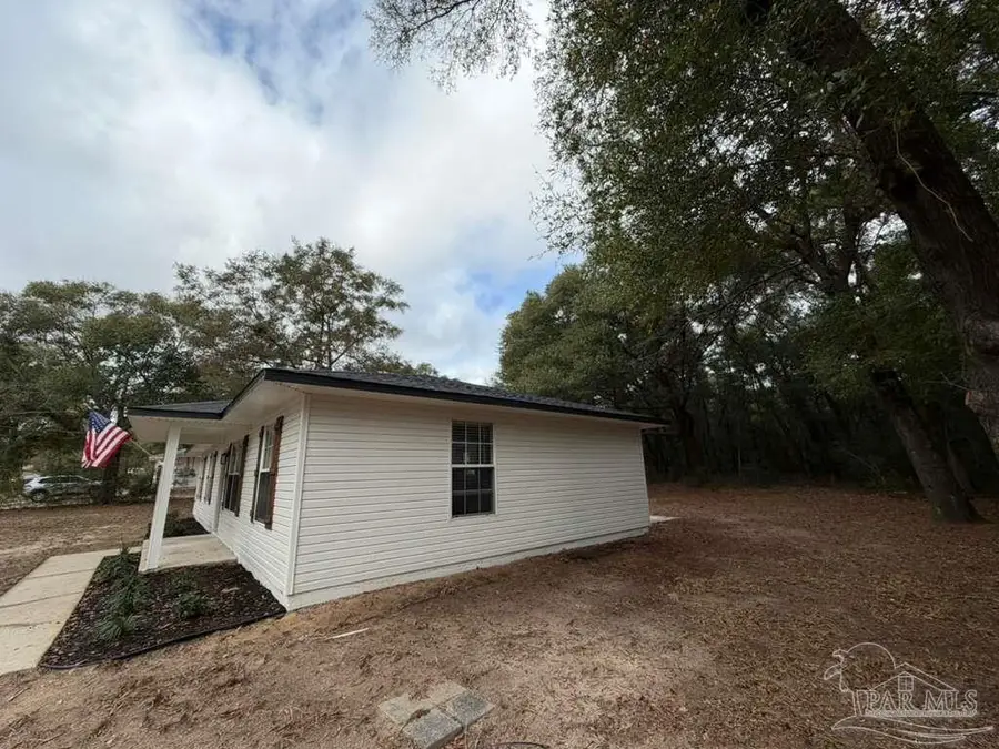 7504 Bowers Dr, Milton, FL 32570 - Image #3