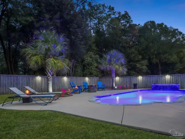 5929 Chi Chi Cir, Milton, FL 32570