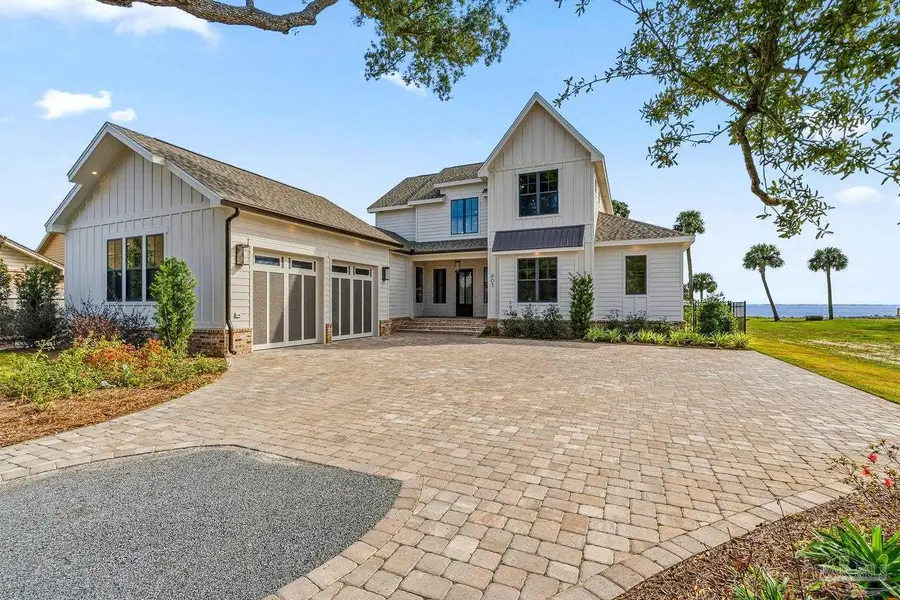 803 Bayshore Dr, Pensacola, FL 32507 - Image #2