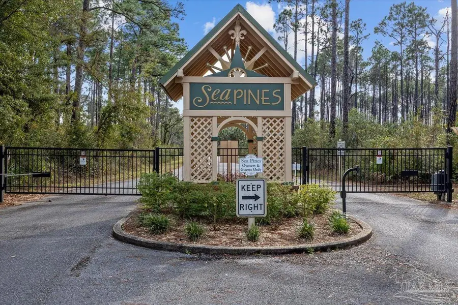 1101 Oyster Bay Dr, Milton, FL 32583 - #2