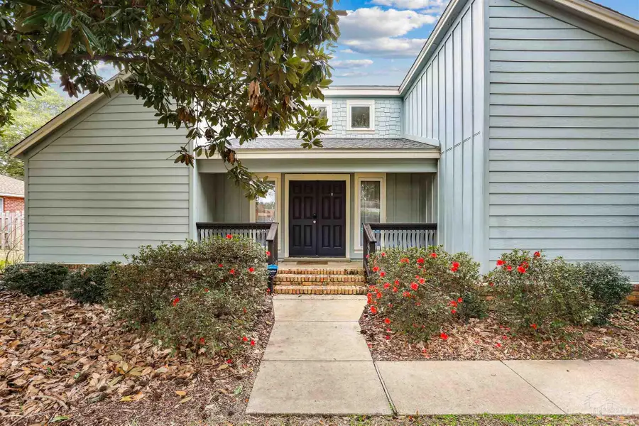 994 Great Oaks Dr, Gulf Breeze, FL 32563 - Image #3