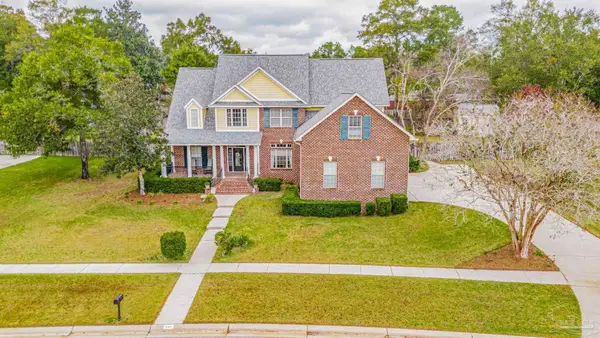 946 Bucyrus Ln, Cantonment, FL 32533