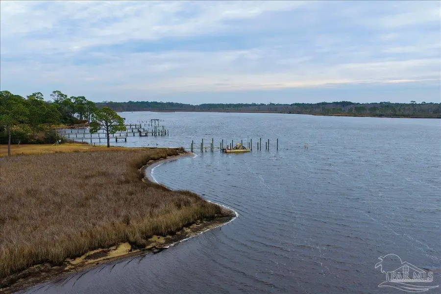 3060 Safronia Shores Rd, Navarre, FL 32566 - #2