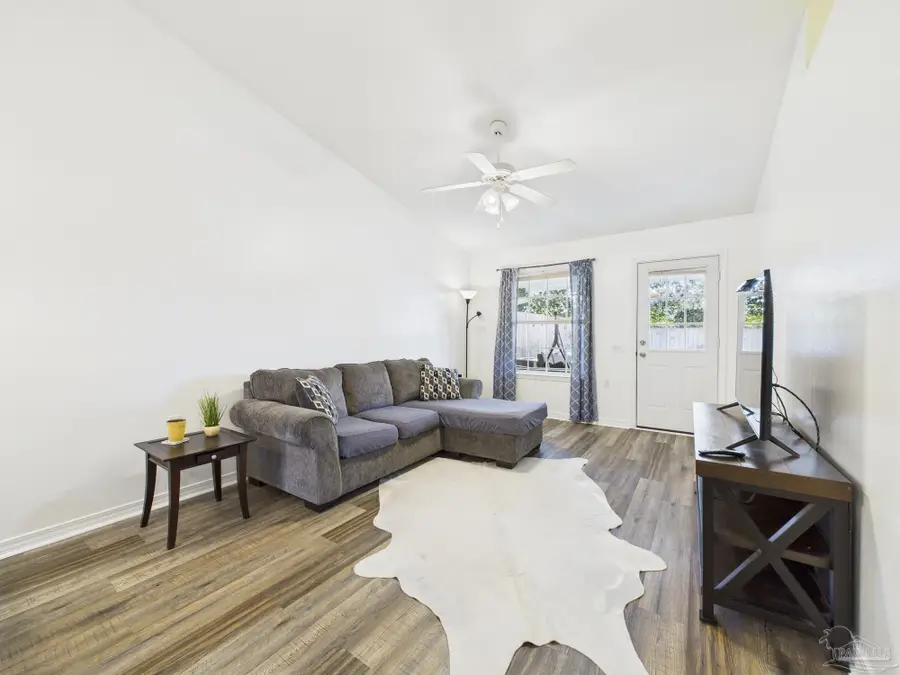 1453 Dunhurst Dr, Pensacola, FL 32534 - Image #2