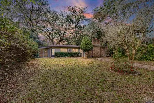 625 Edgecliff Dr, Pensacola, FL 32506