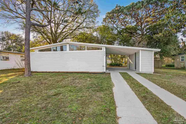 909 Twinbrook Ave, Pensacola, FL 32505