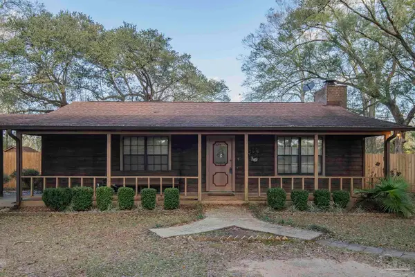 1616 Smithfield Ln, Cantonment, FL 32533