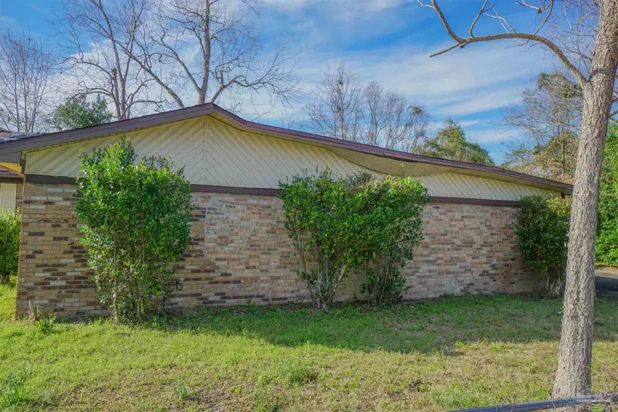 6971 Jefferson Ave, Century, FL 32535 - Image #3