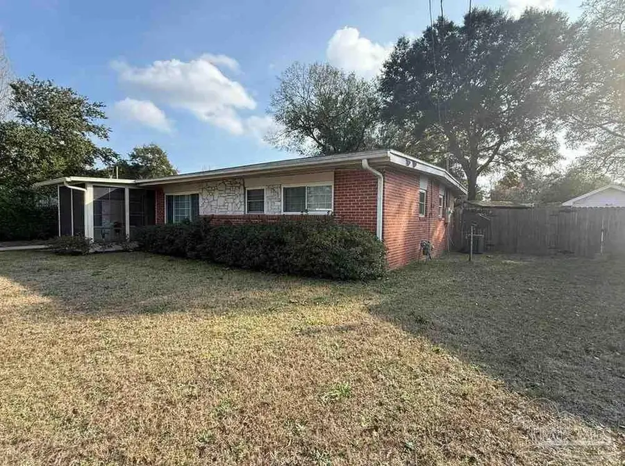 6517 Robin Ave, Milton, FL 32570 - Image #2