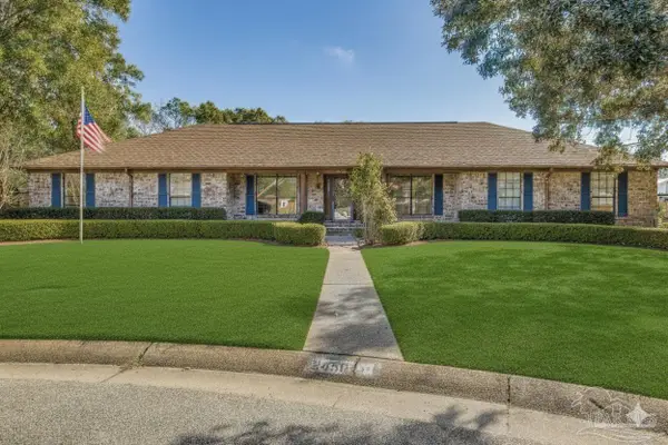 2450 Bluffs Cir, Pensacola, FL 32503