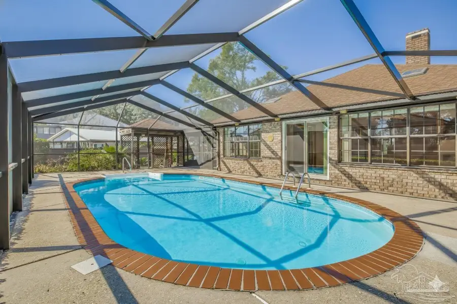 2450 Bluffs Cir, Pensacola, FL 32503 - Image #2