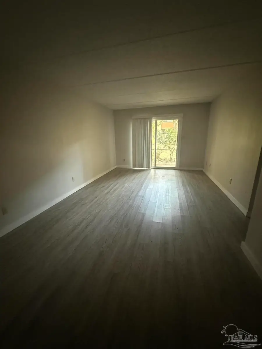 209 W Miracle Strip Pkwy #D105, Mary Esther, FL 32569 - Image #2