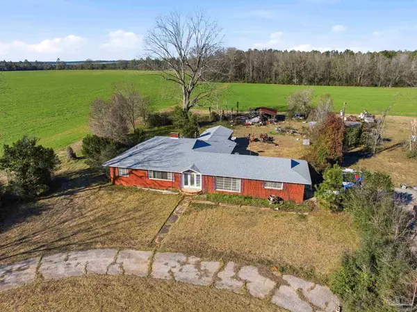 5135 Market Rd, Jay, FL 32565