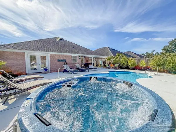 6400 Old Harbor Ct, Gulf Breeze, FL 32563