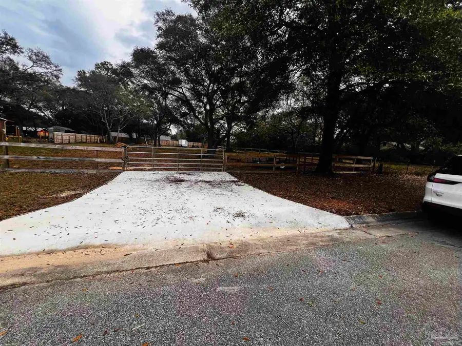 8200 BLK Western Way Dr, Pensacola, FL 32526 - Image #2