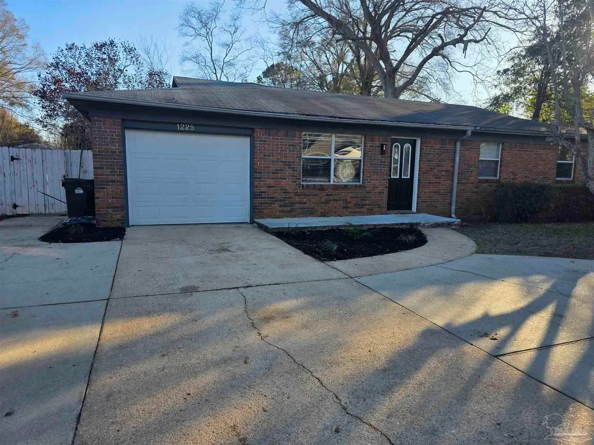 1225 Fretz St, Pensacola, FL 32534 - #1