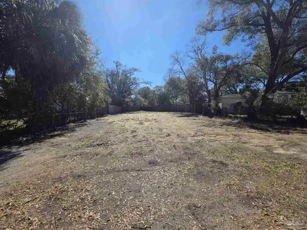 303 Frisco Rd, Pensacola, FL 32507