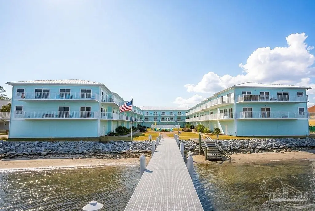 952 Sound Harbor Cir, Gulf Breeze, FL 32563 - Image #1