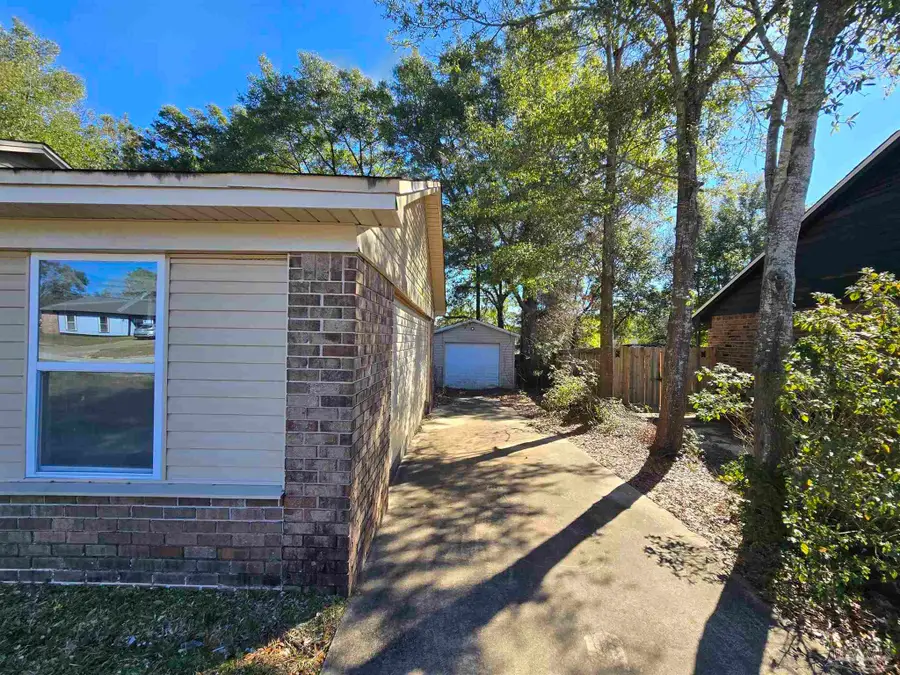 4621 Centerpointe Dr, Pensacola, FL 32514 - Image #2