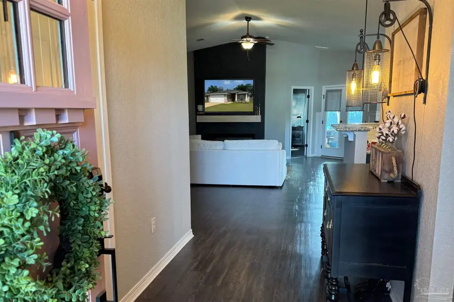 5710 Peach Dr, Milton, FL 32571 - Image #3