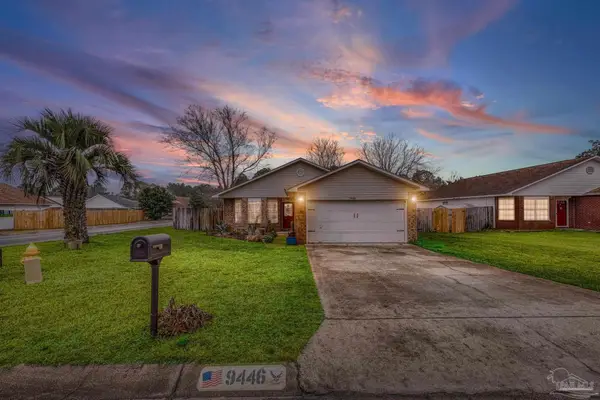 9446 Parker Pl Dr, Navarre, FL 32566