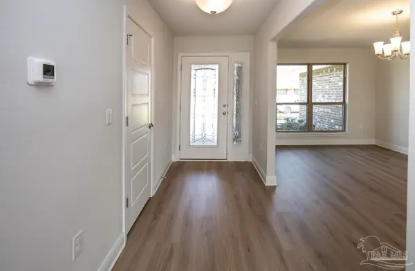 7645 Small Pines St, Milton, FL 32583