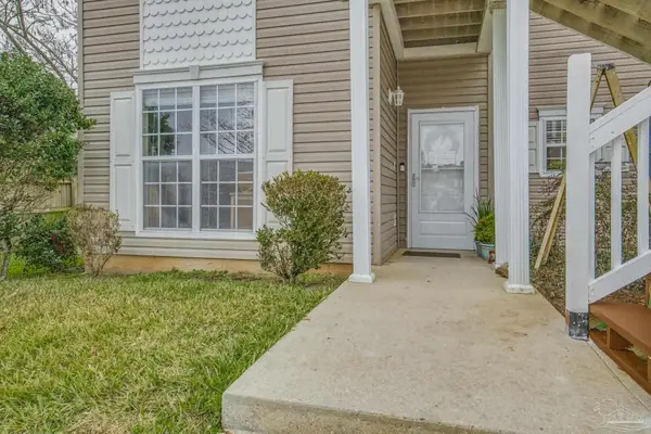 7101 Joy St #E-1, Pensacola, FL 32514