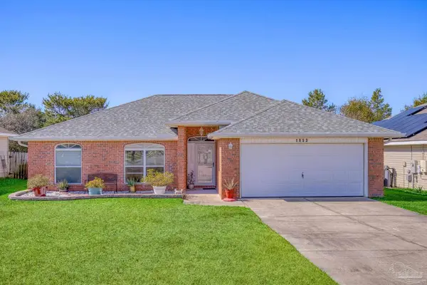1953 Shadow Lake Dr, Gulf Breeze, FL 32563