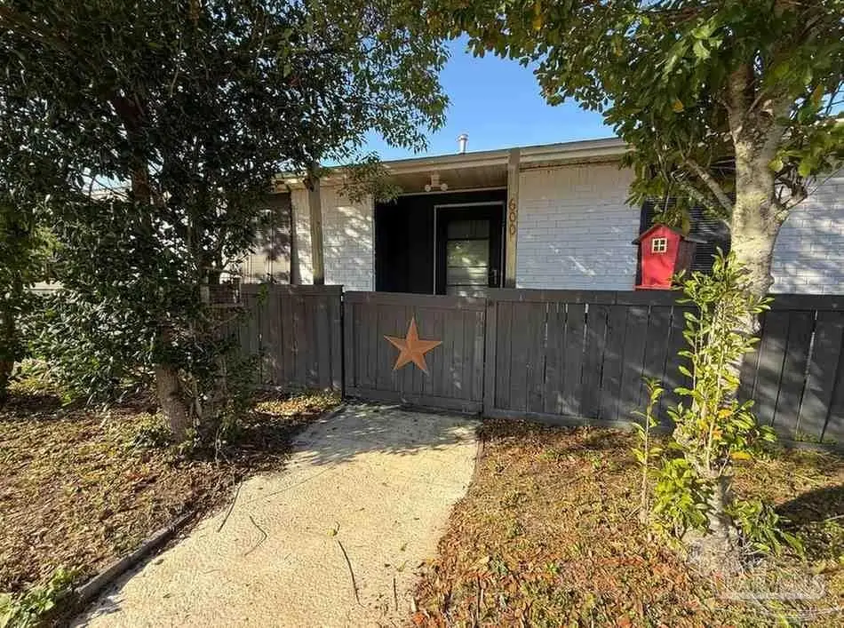 600 E Bobe St, Pensacola, FL 32503 - Image #1