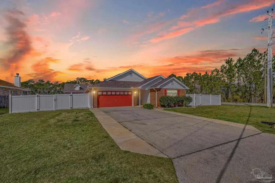 8778 Faye Ct, Navarre, FL 32566 - Image #2