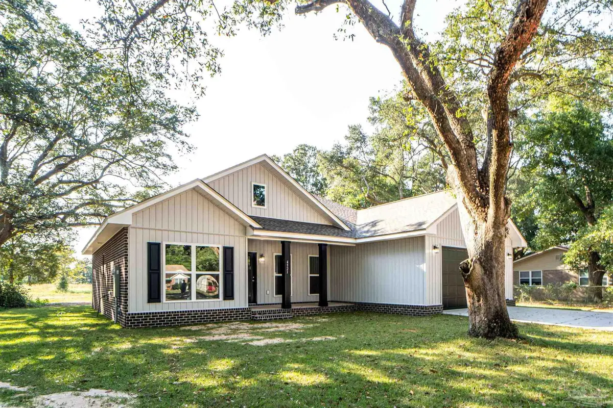 5597 Crestwood Dr, Milton, FL 32583 - Image #1