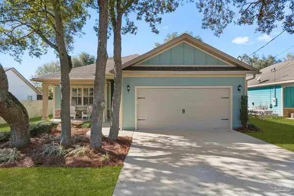 1941 Luneta St, Navarre, FL 32566