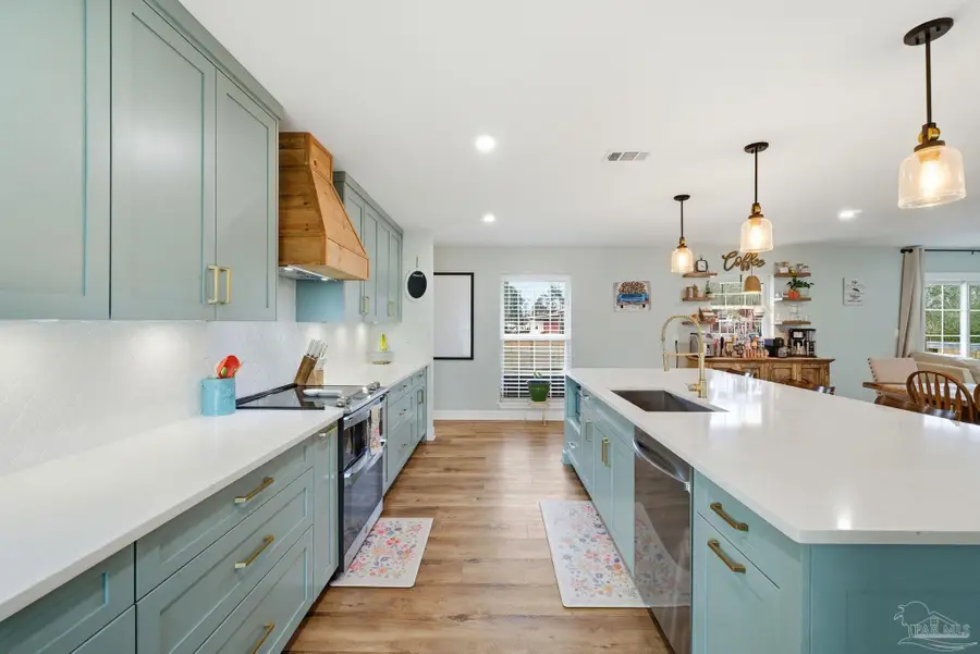 690 Cooley Rd, Cantonment, FL 32533 - Image #2