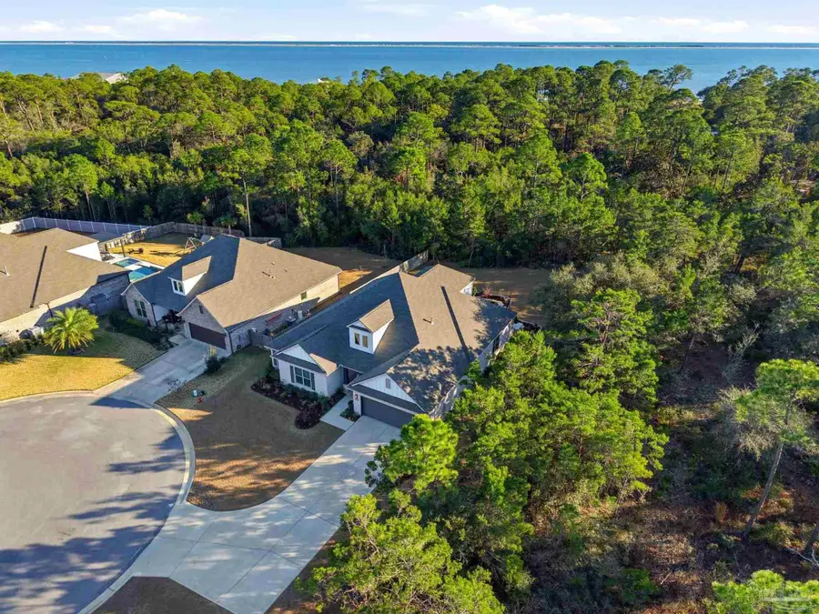 5665 Oak Haven Ln, Gulf Breeze, FL 32563 - Image #2